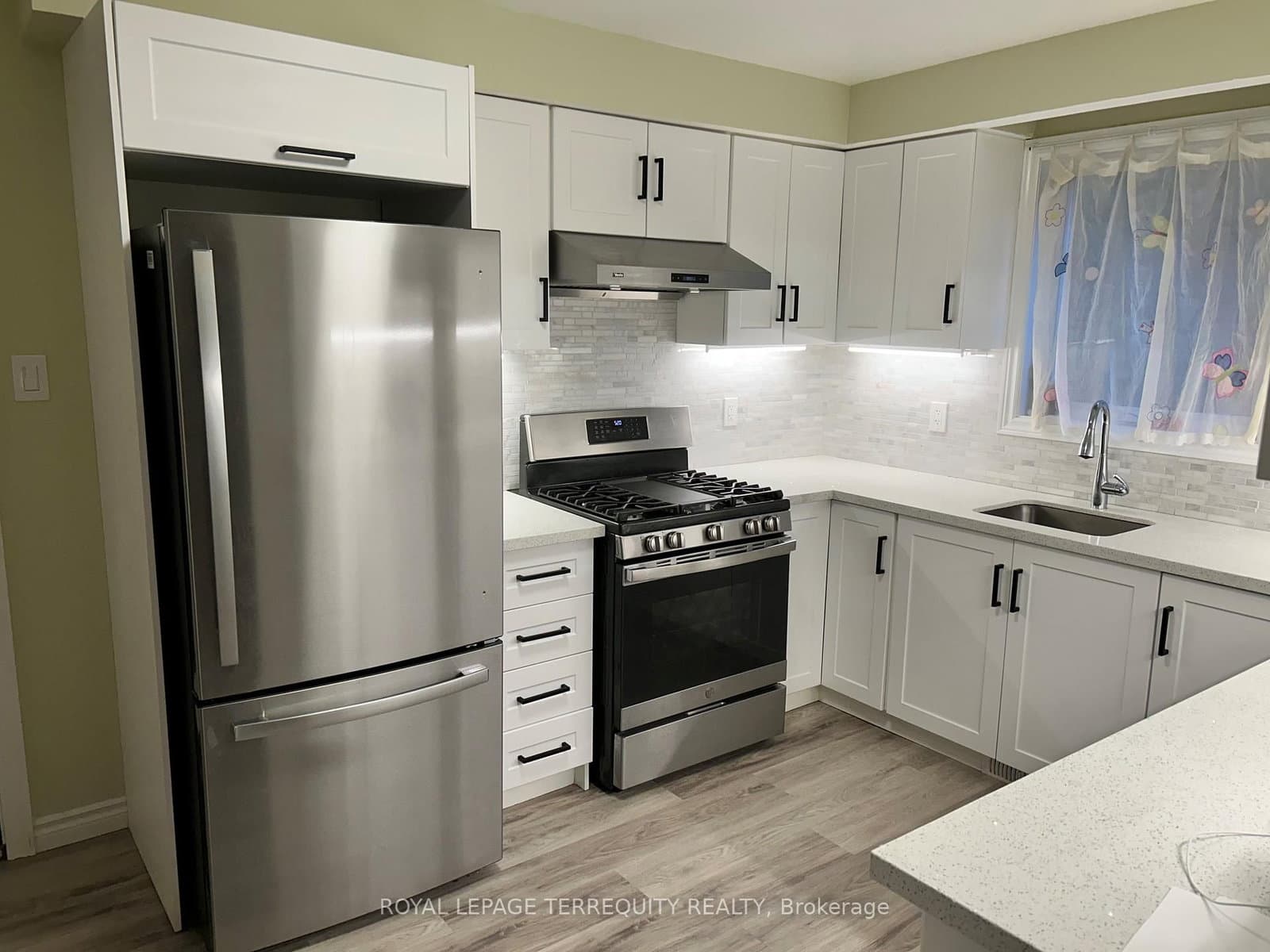 82 Main Street - Image 3