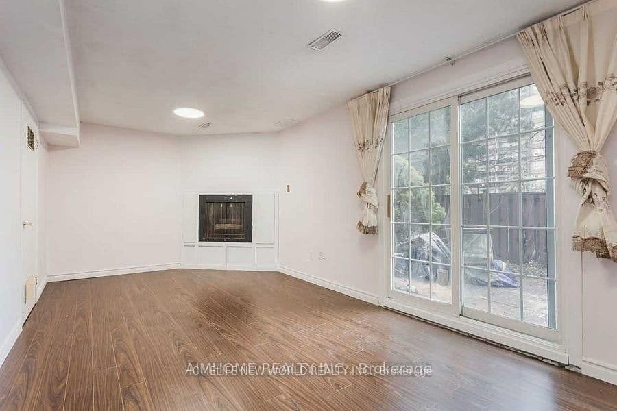 30 Chichester Place, Unit 3 - Image 5