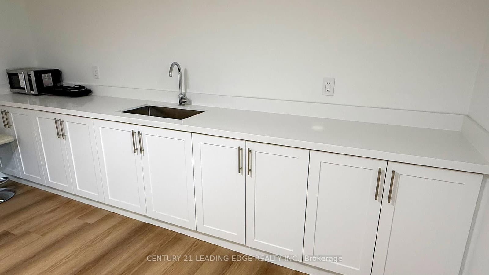 2385 Strathmore Crescent, Unit Bsmt - Image 4