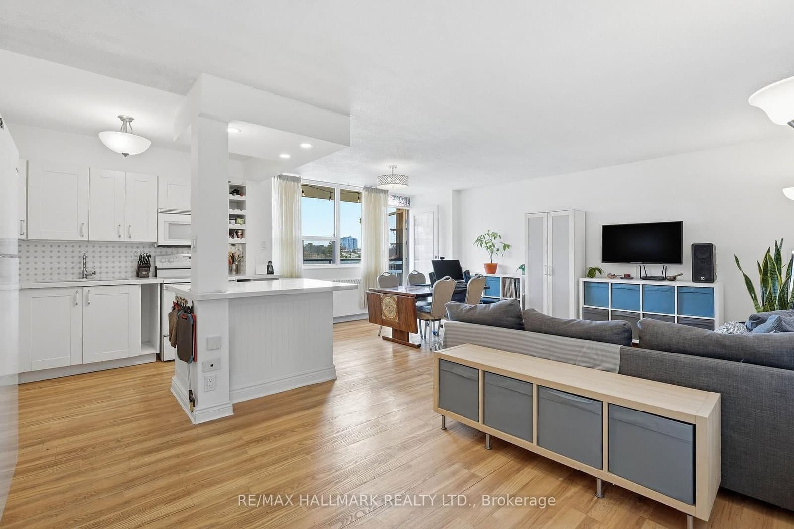 180 Markham Road, Unit 503 - Image 1