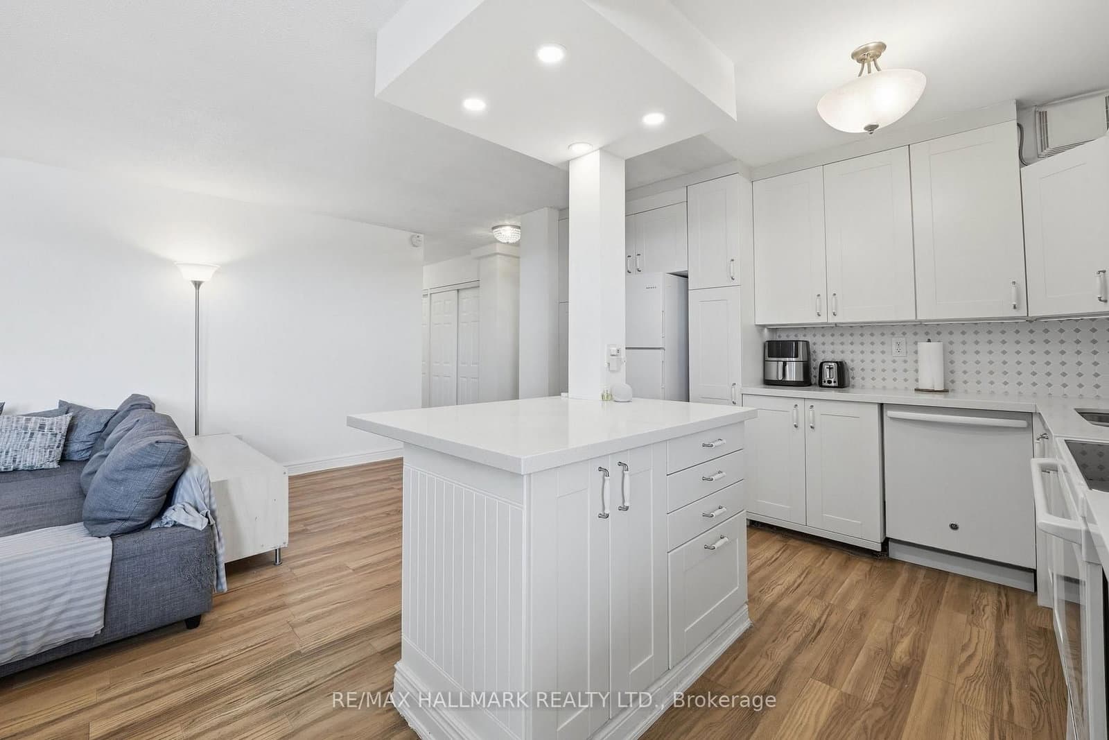 180 Markham Road, Unit 503 - Image 5