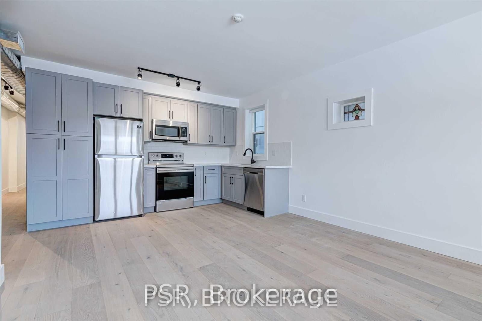 87 Hammersmith Avenue, Unit Main - Image 4