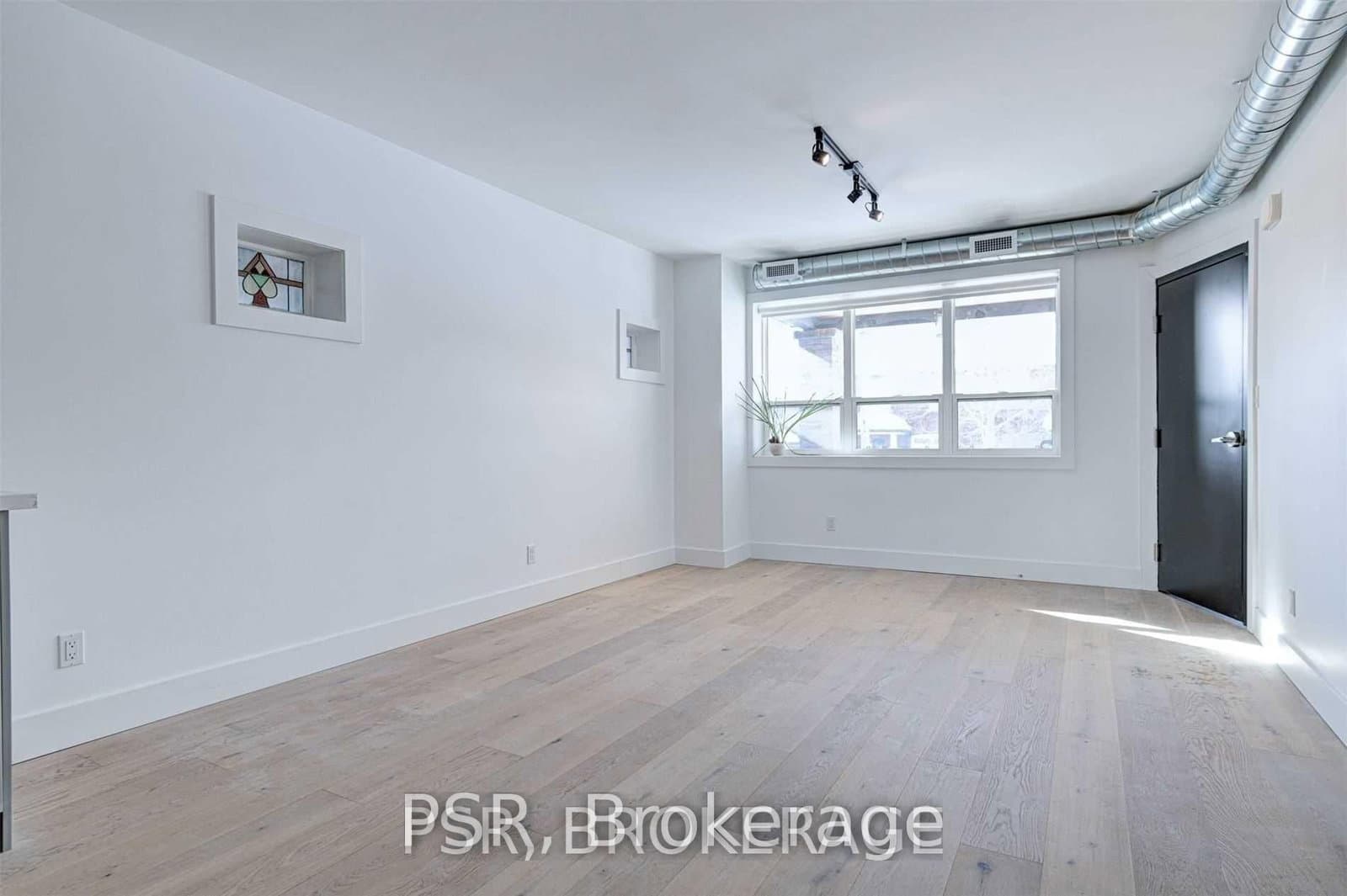 87 Hammersmith Avenue, Unit Main - Image 5