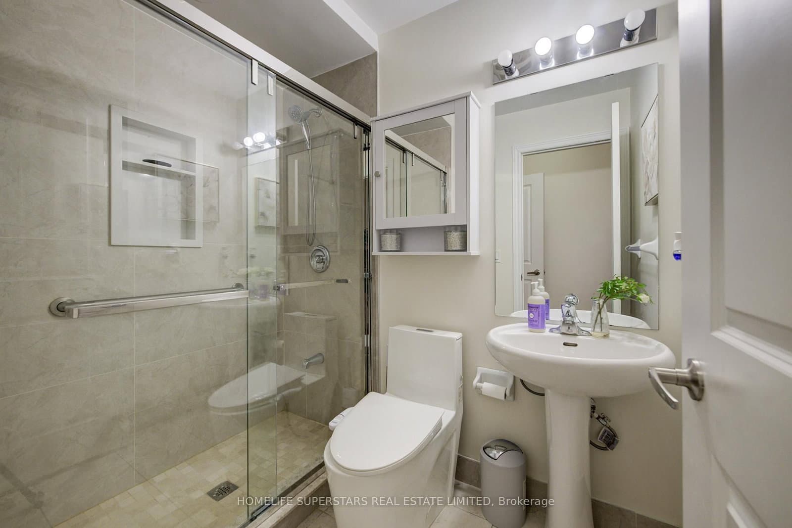 27 Upperview Place - Image 6