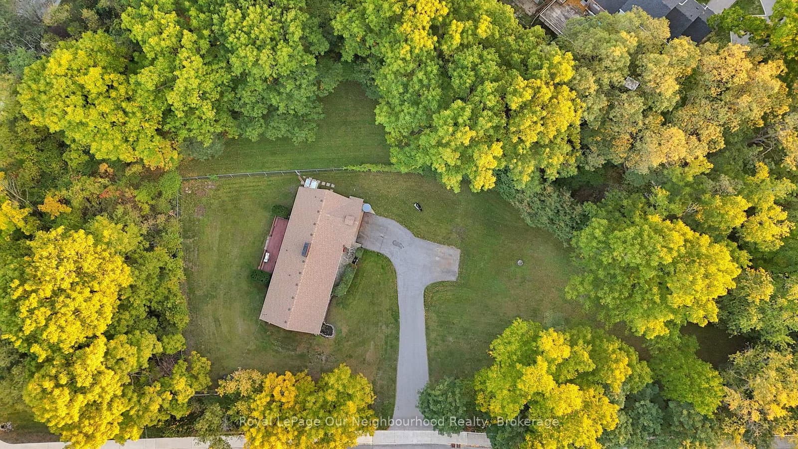 1539 Finch Avenue - Image 4