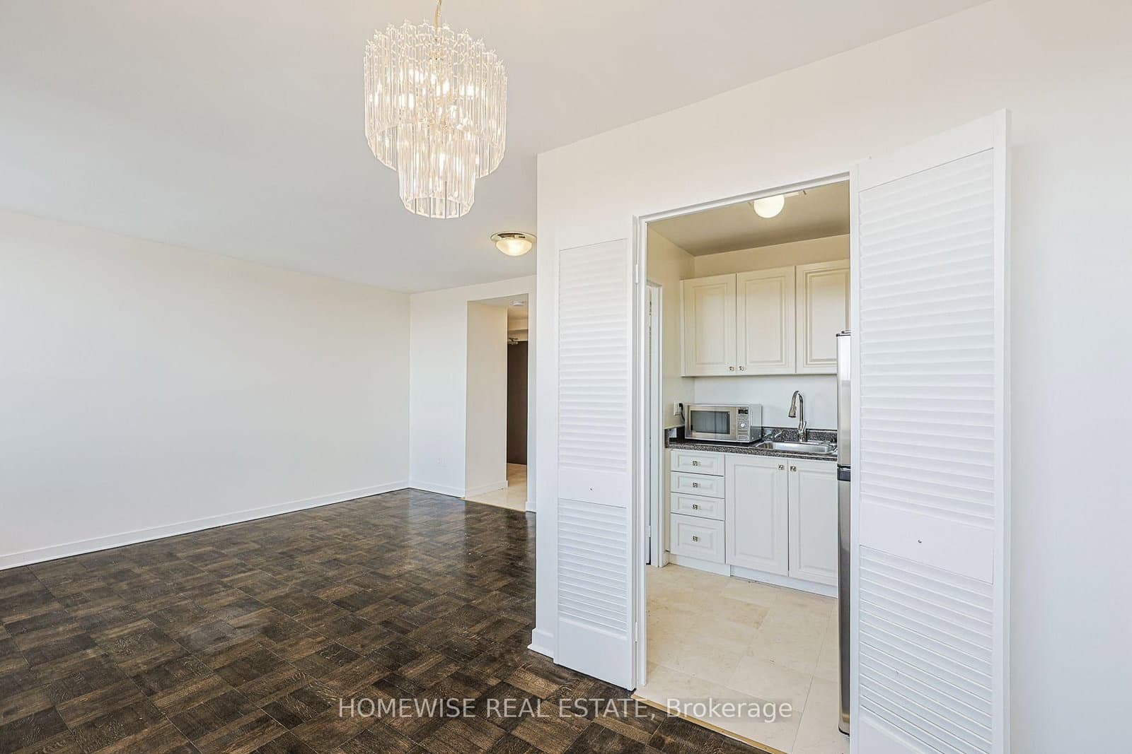485 Kingston Road, Unit 902 - Image 1