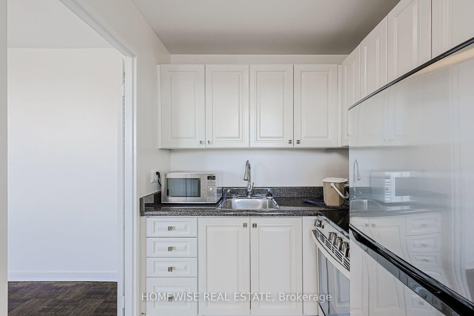 485 Kingston Road, Unit 902 - Image 3