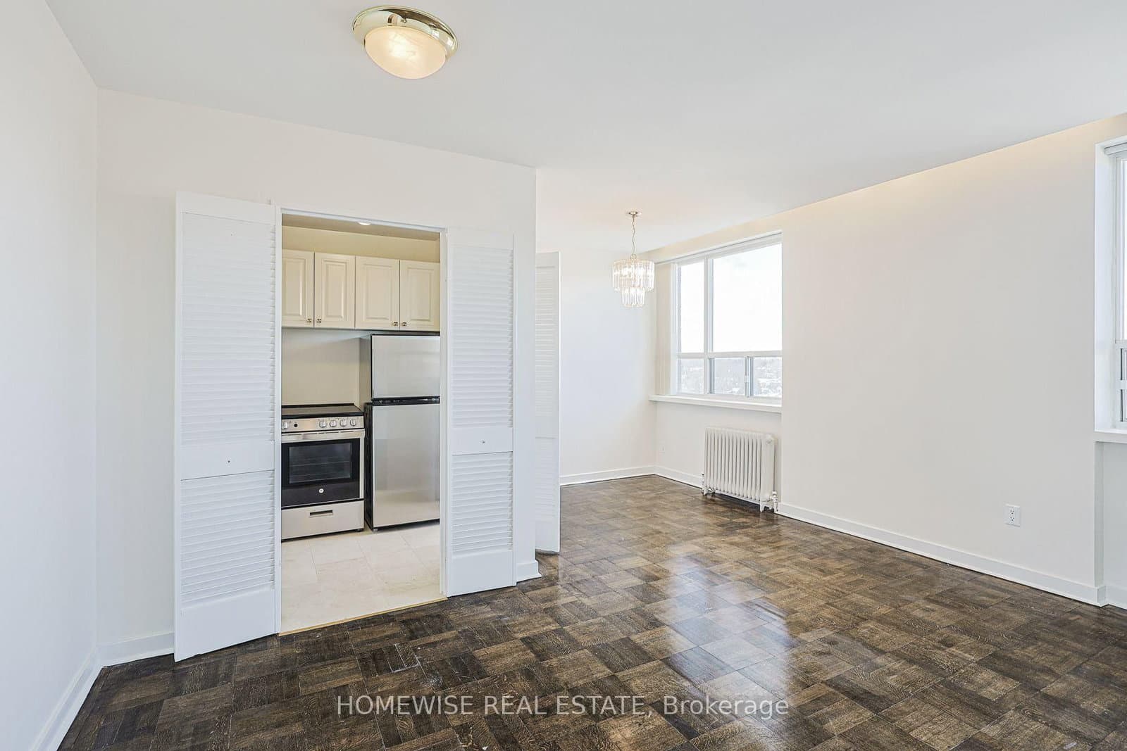 485 Kingston Road, Unit 902 - Image 4
