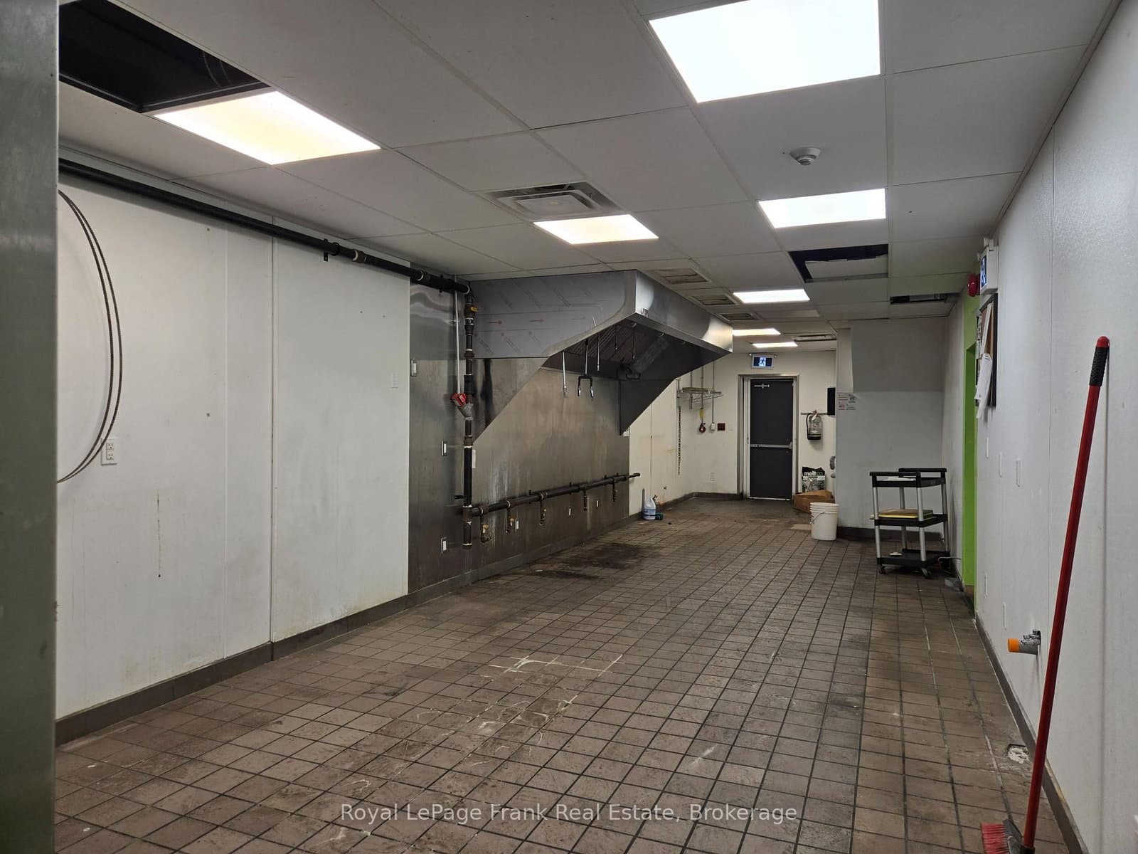 37 King Street E, Unit B - Image 6