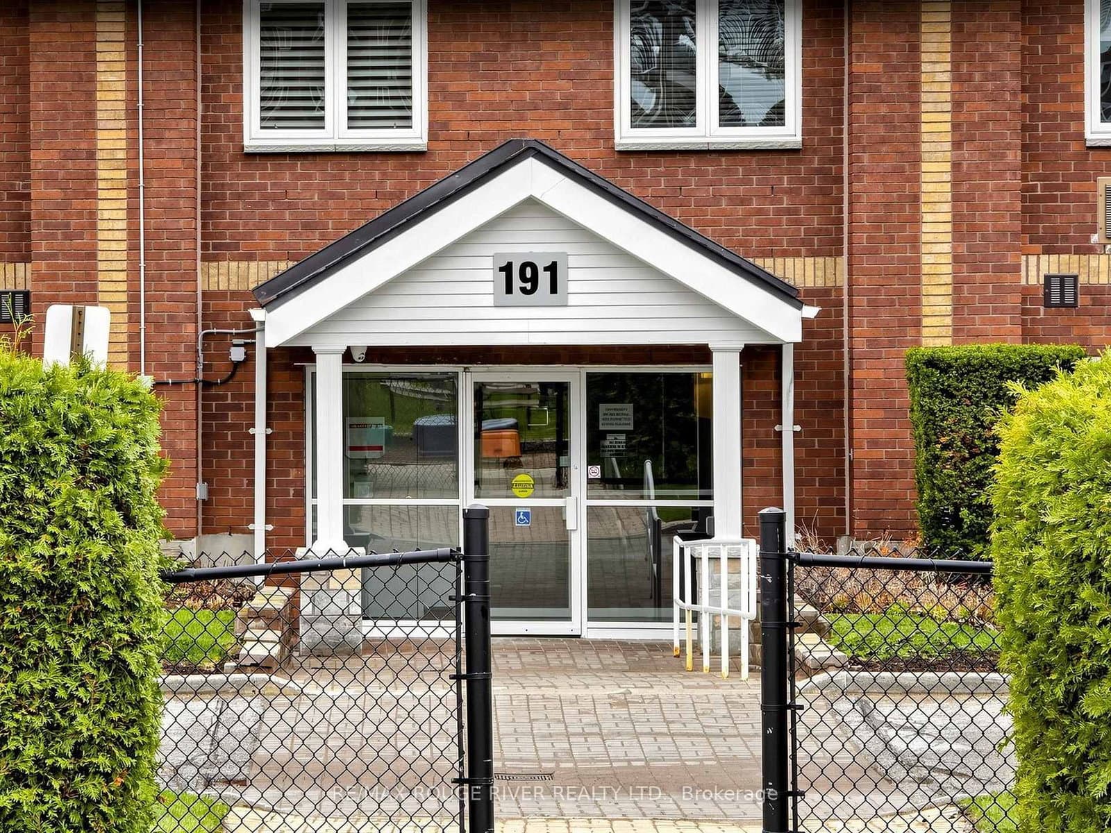 191 Lake Driveway W, Unit 315 - Image 3