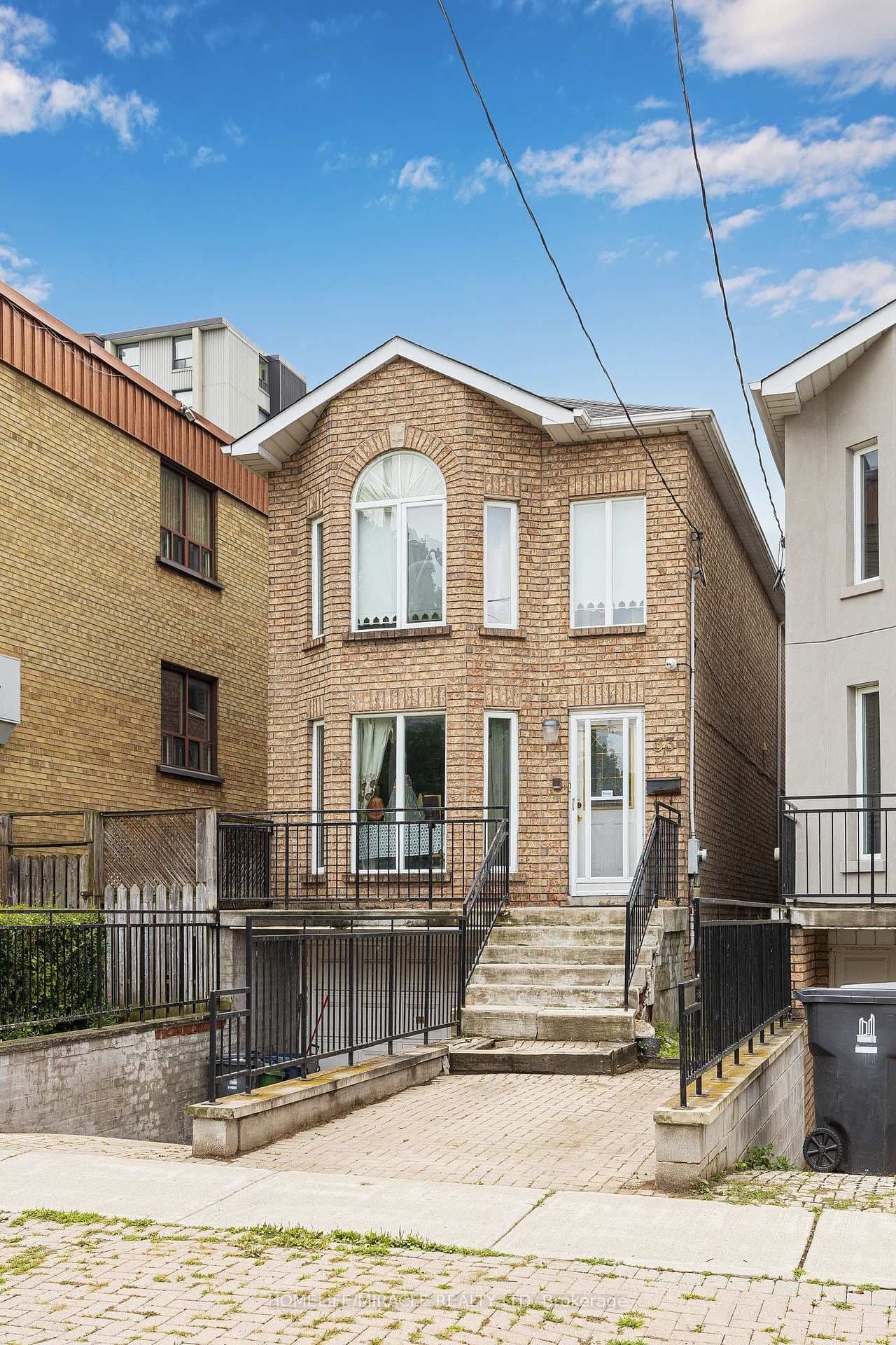 33 Torrens Avenue - Image 1
