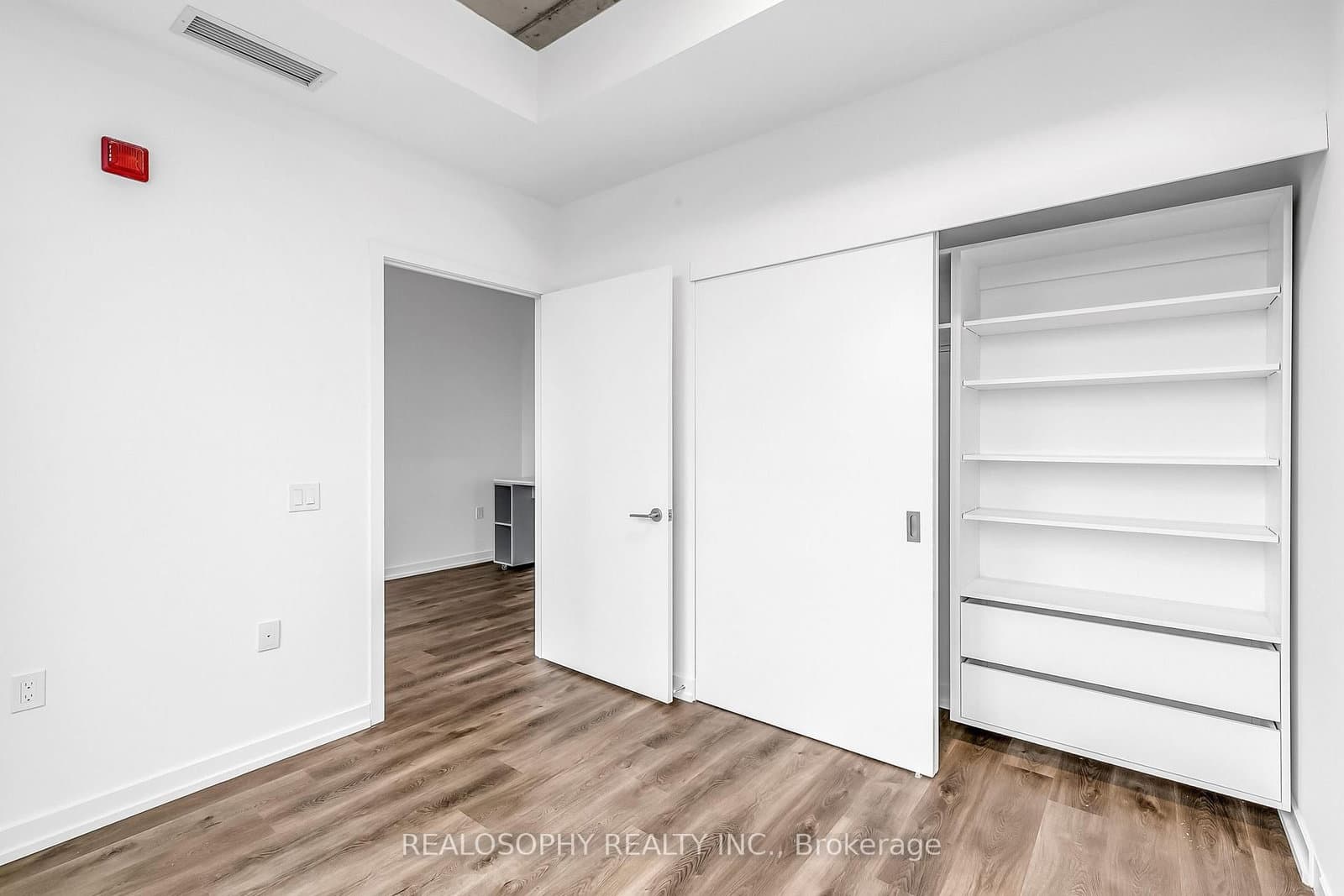 115 Larchmount Avenue, Unit 504 - Image 6