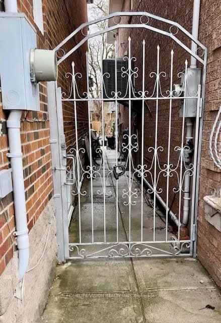 245 Floyd Avenue, Unit bsmt - Image 2