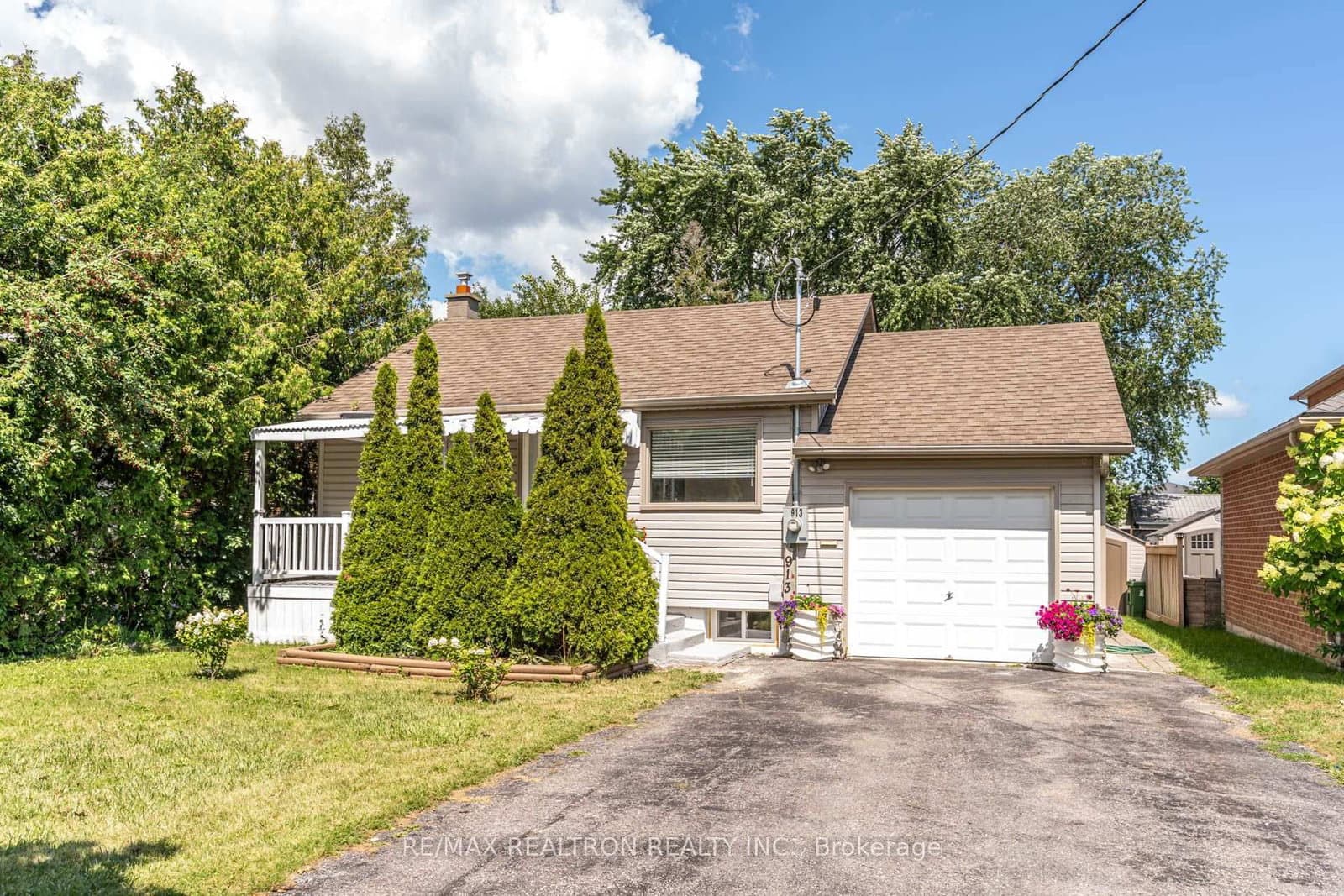 913 Pickering Beach Road - Image 1