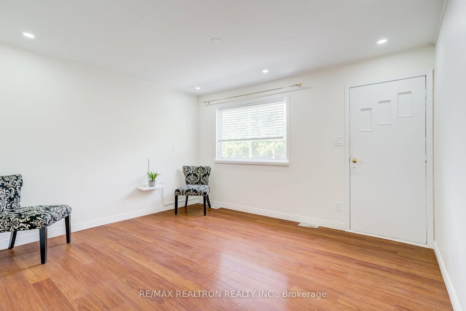 913 Pickering Beach Road - Image 4