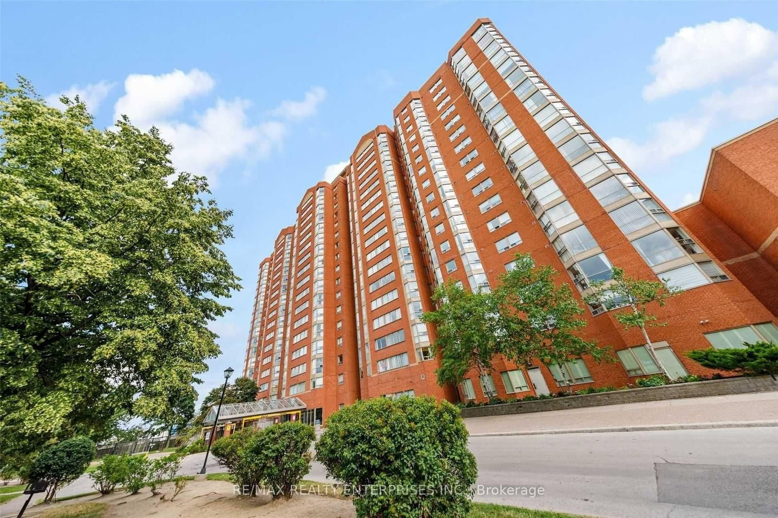 2466 Eglinton Avenue E, Unit Lph8 - Image 1