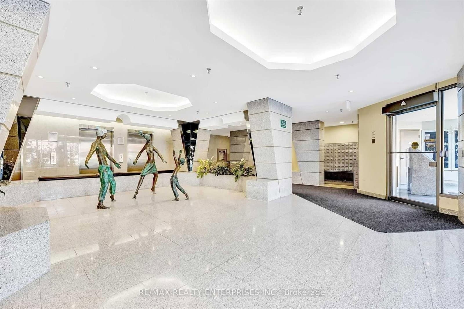 2466 Eglinton Avenue E, Unit Lph8 - Image 4