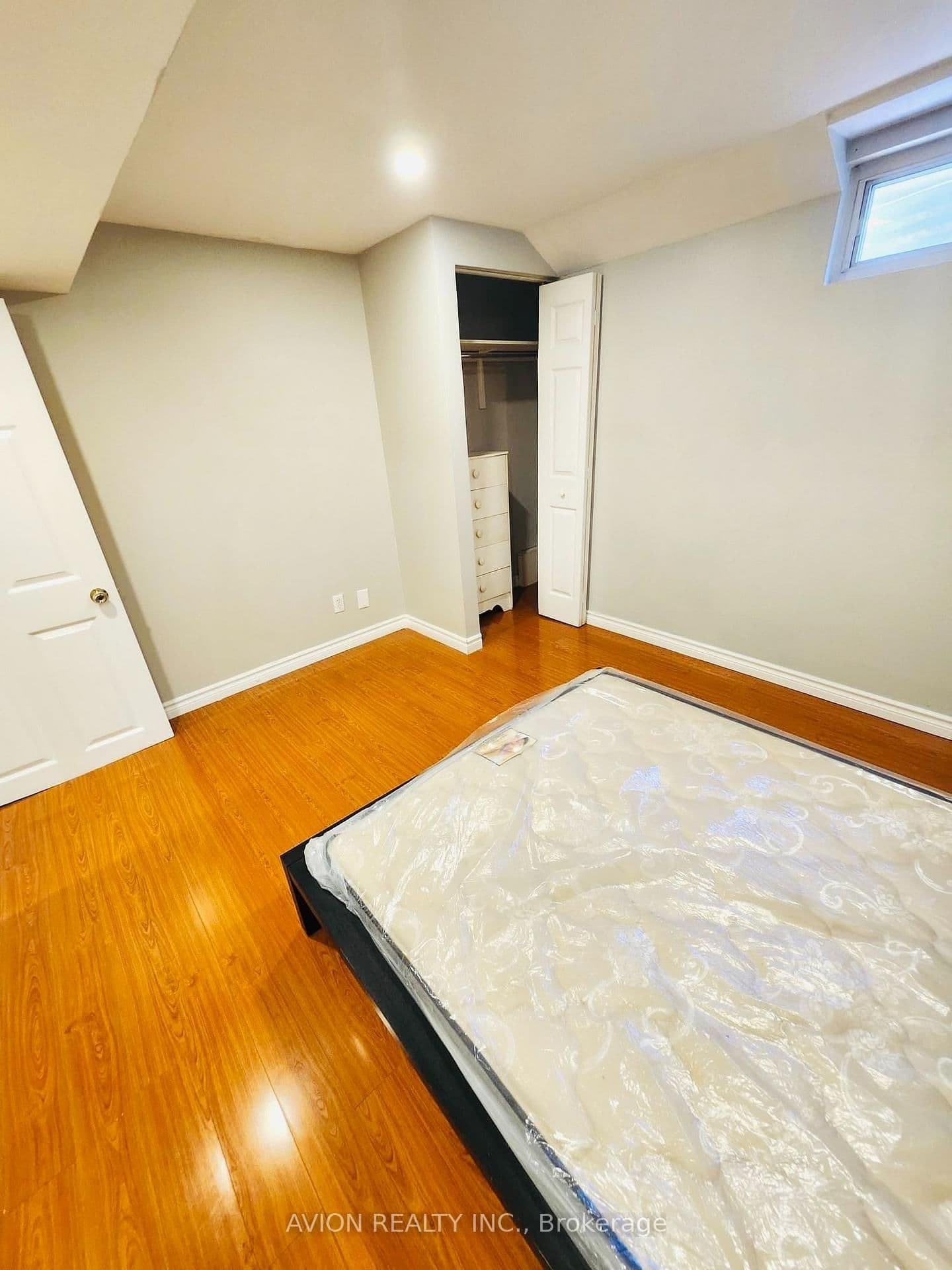 15 Saintsbury Square, Unit Basement - Image 3