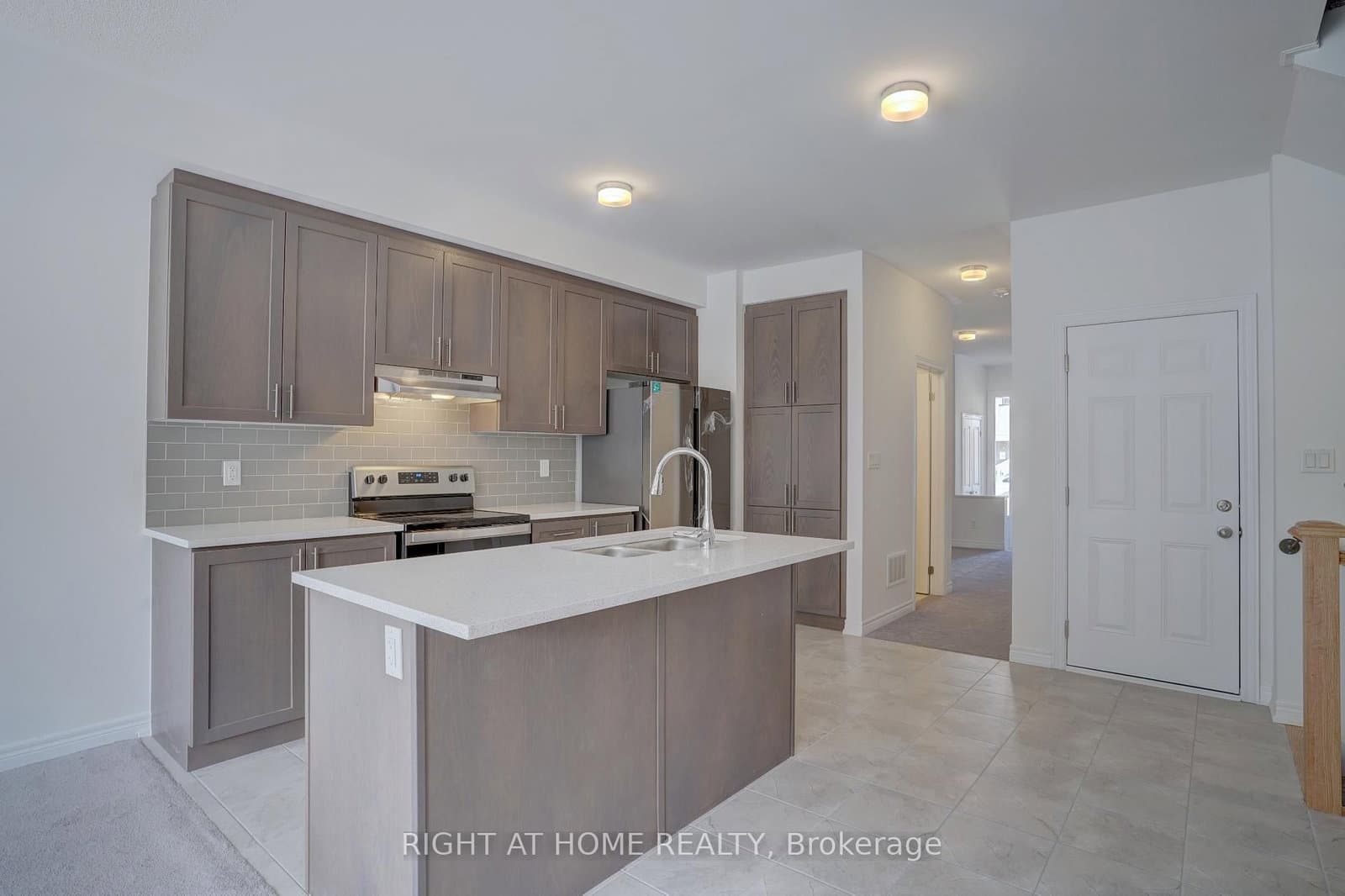 2038 CAMERON LOTT Crescent - Image 4