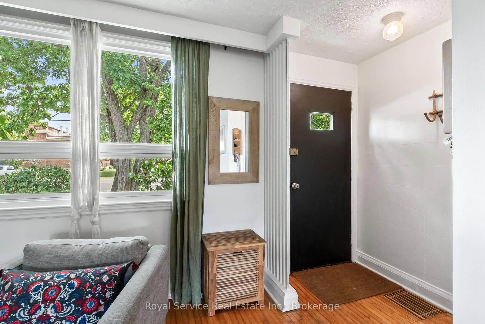 152 Harmony Road S - Image 4