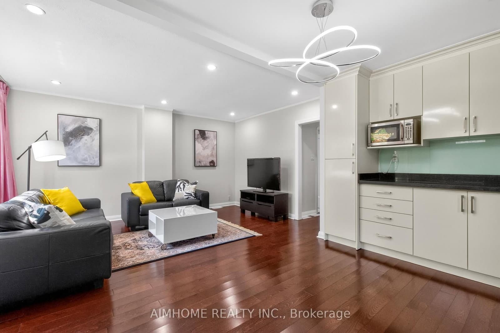 140 Meighen Avenue - Image 3