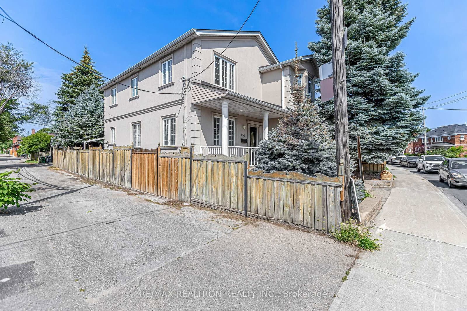 454 Donlands Avenue - Image 2