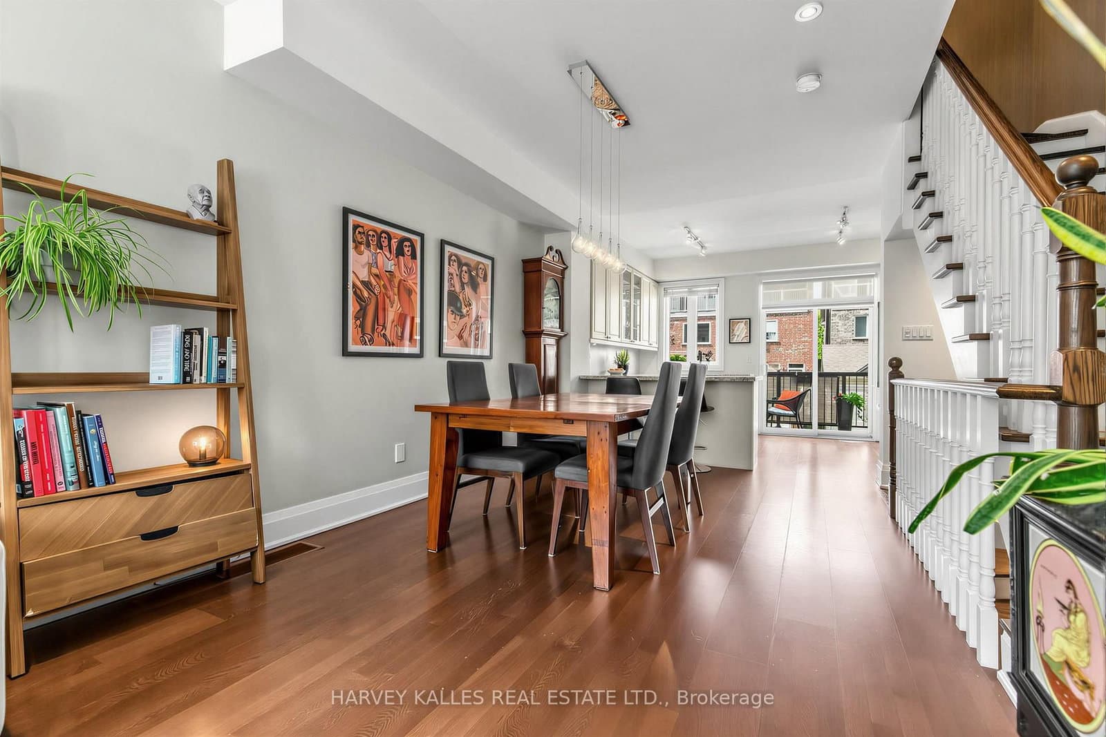 18 Sargent Lane - Image 2