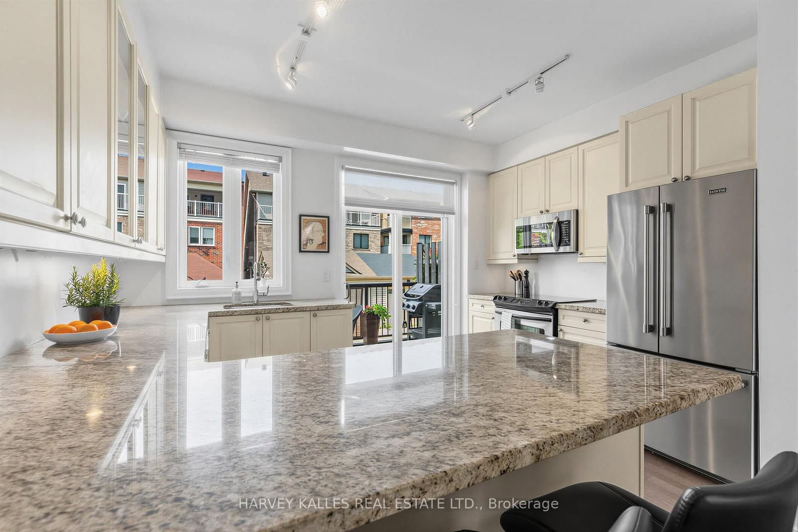 18 Sargent Lane - Image 6