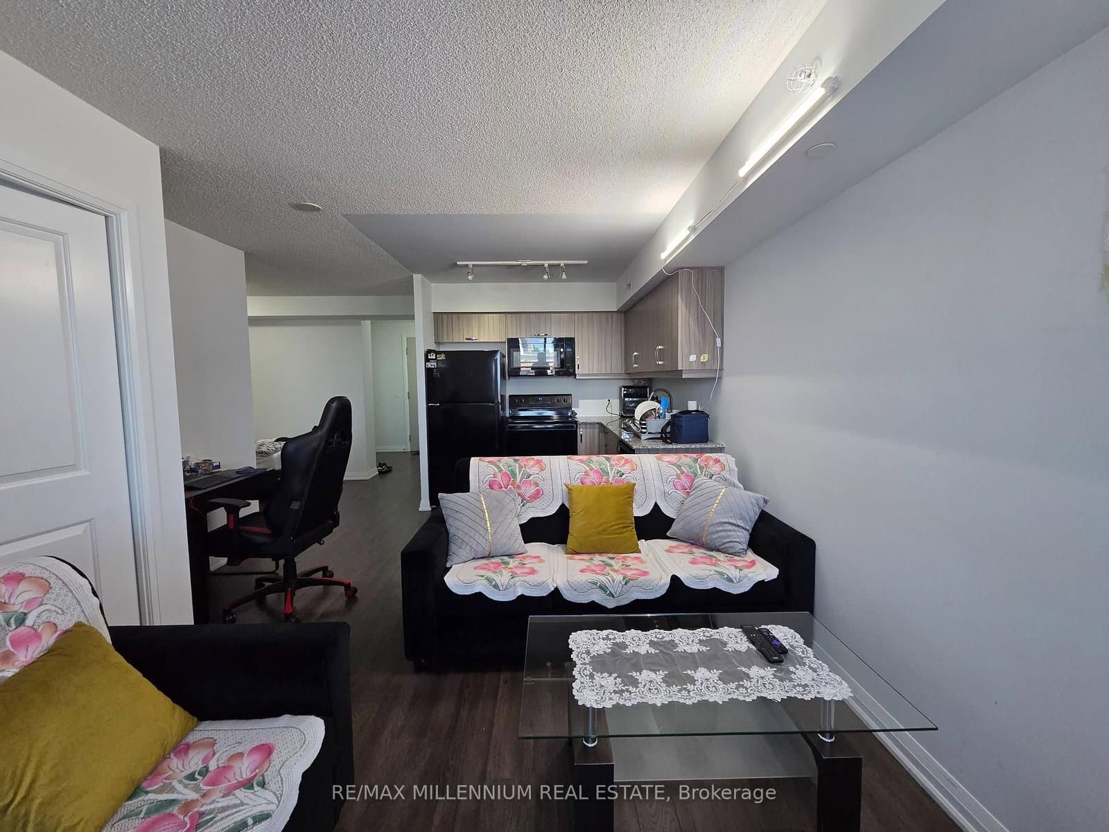 30 Meadowglen Place, Unit 214 - Image 6