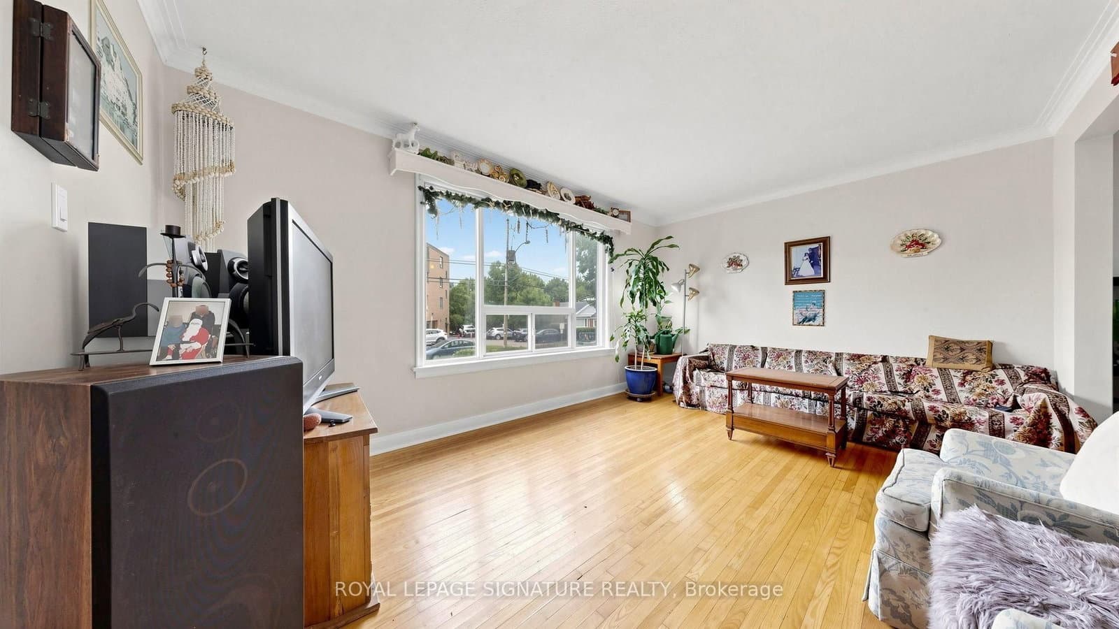 256 Ferris Road - Image 4