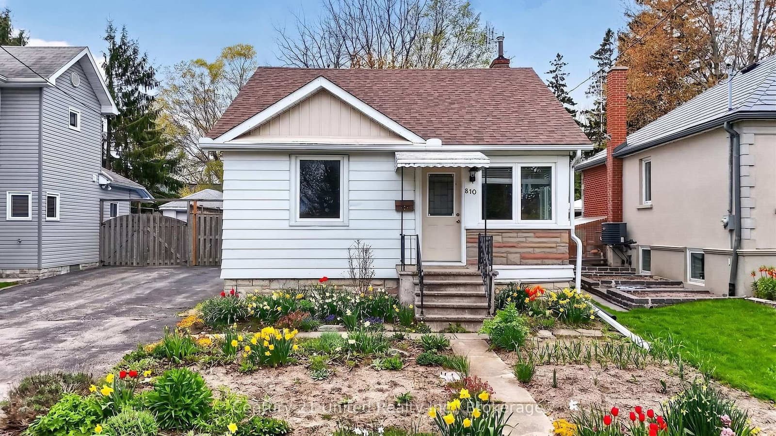 810 Byron Street S - Image 2