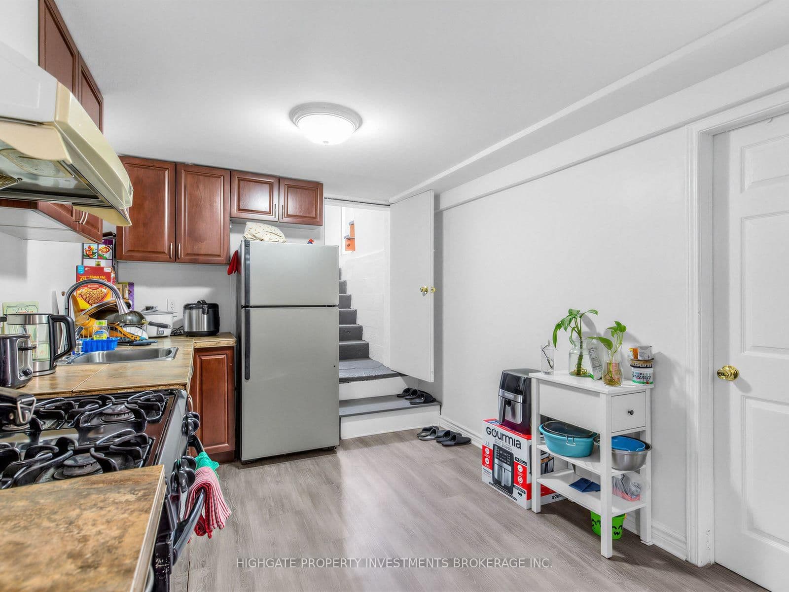 210 Gowan Avenue, Unit Basement - Image 3