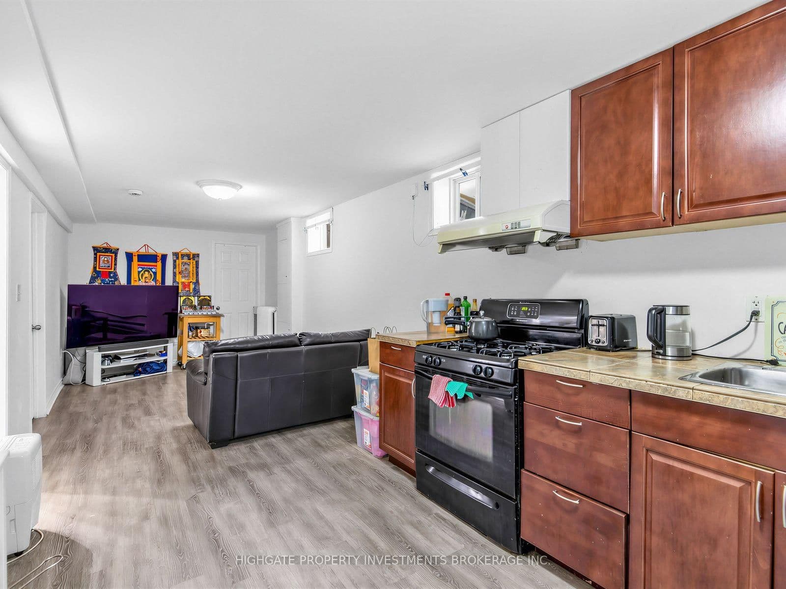 210 Gowan Avenue, Unit Basement - Image 4