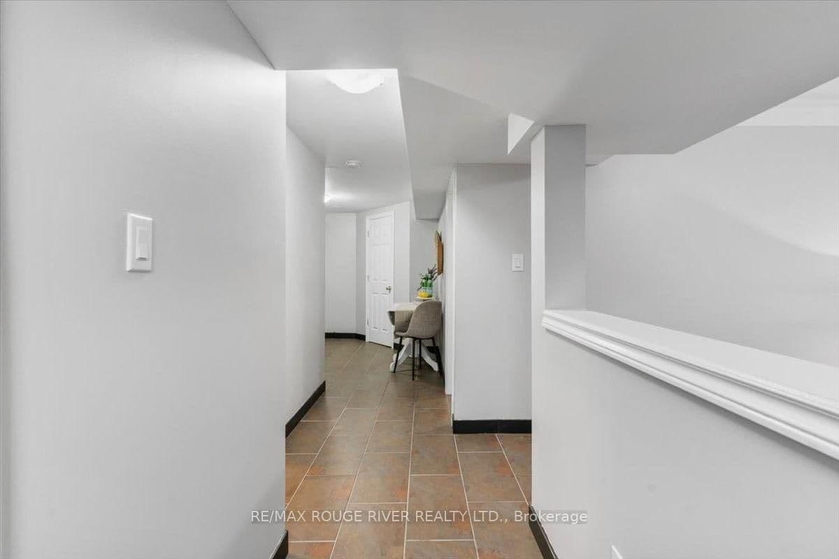 7 Inglis Avenue, Unit Bsmt - Image 4
