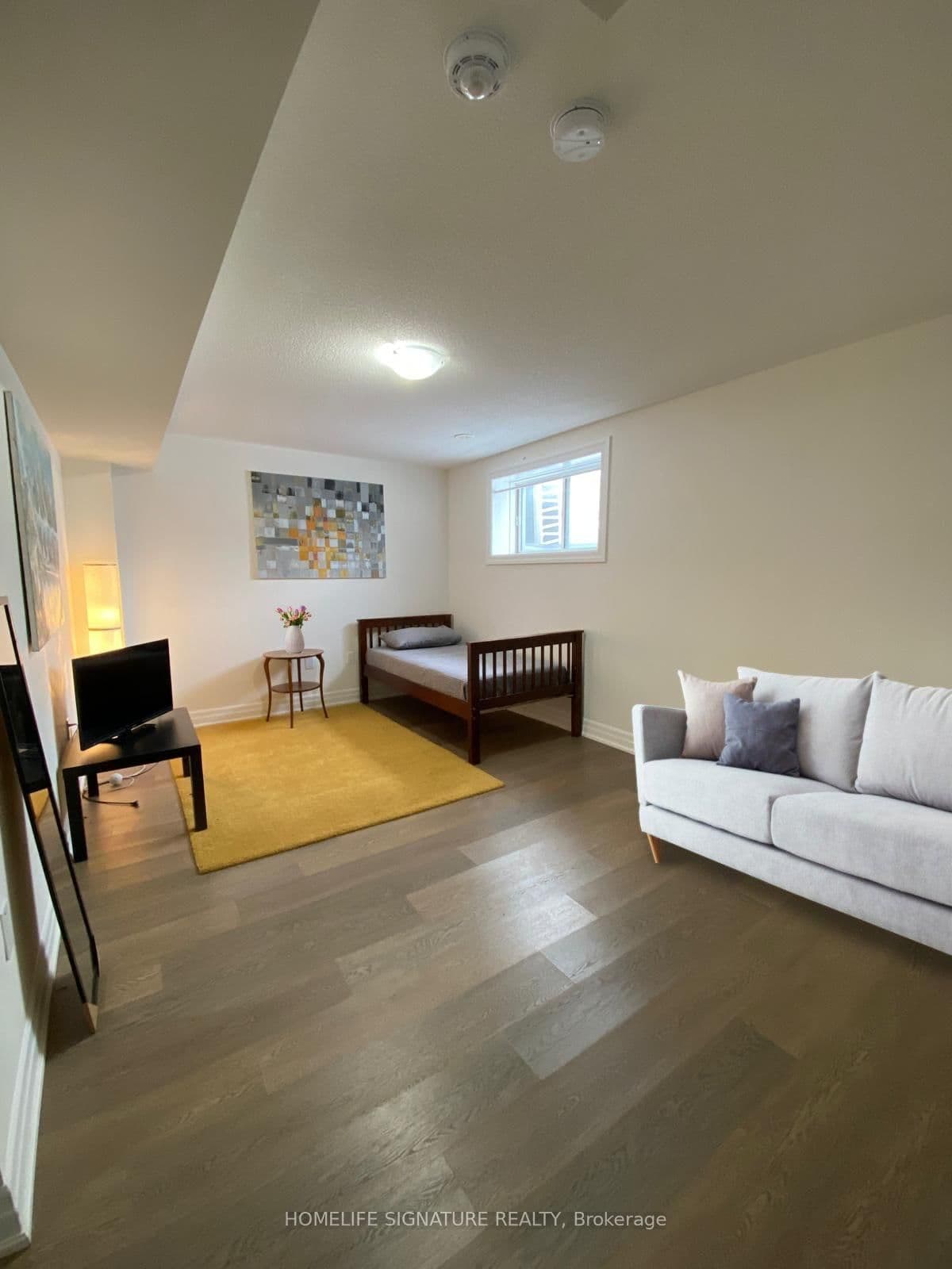 973 Warden (Basement) Avenue - Image 1