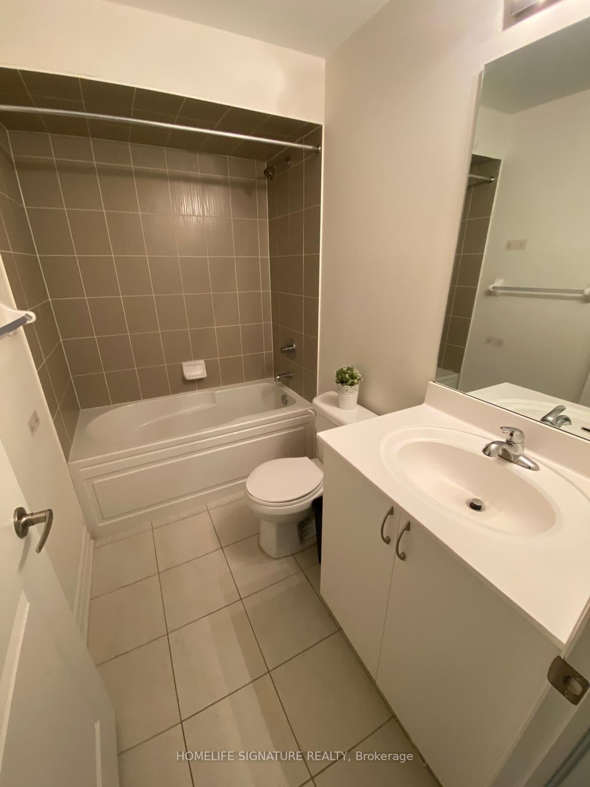 973 Warden (Basement) Avenue - Image 3