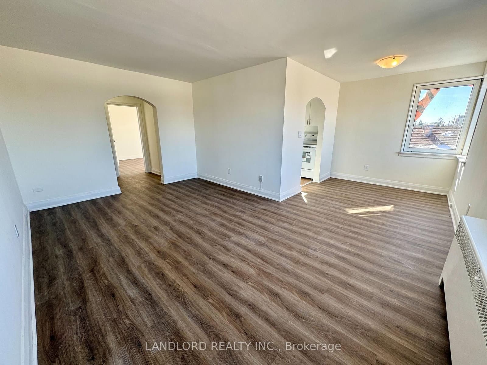 36 Wood Glen Road, Unit 302 - Image 4