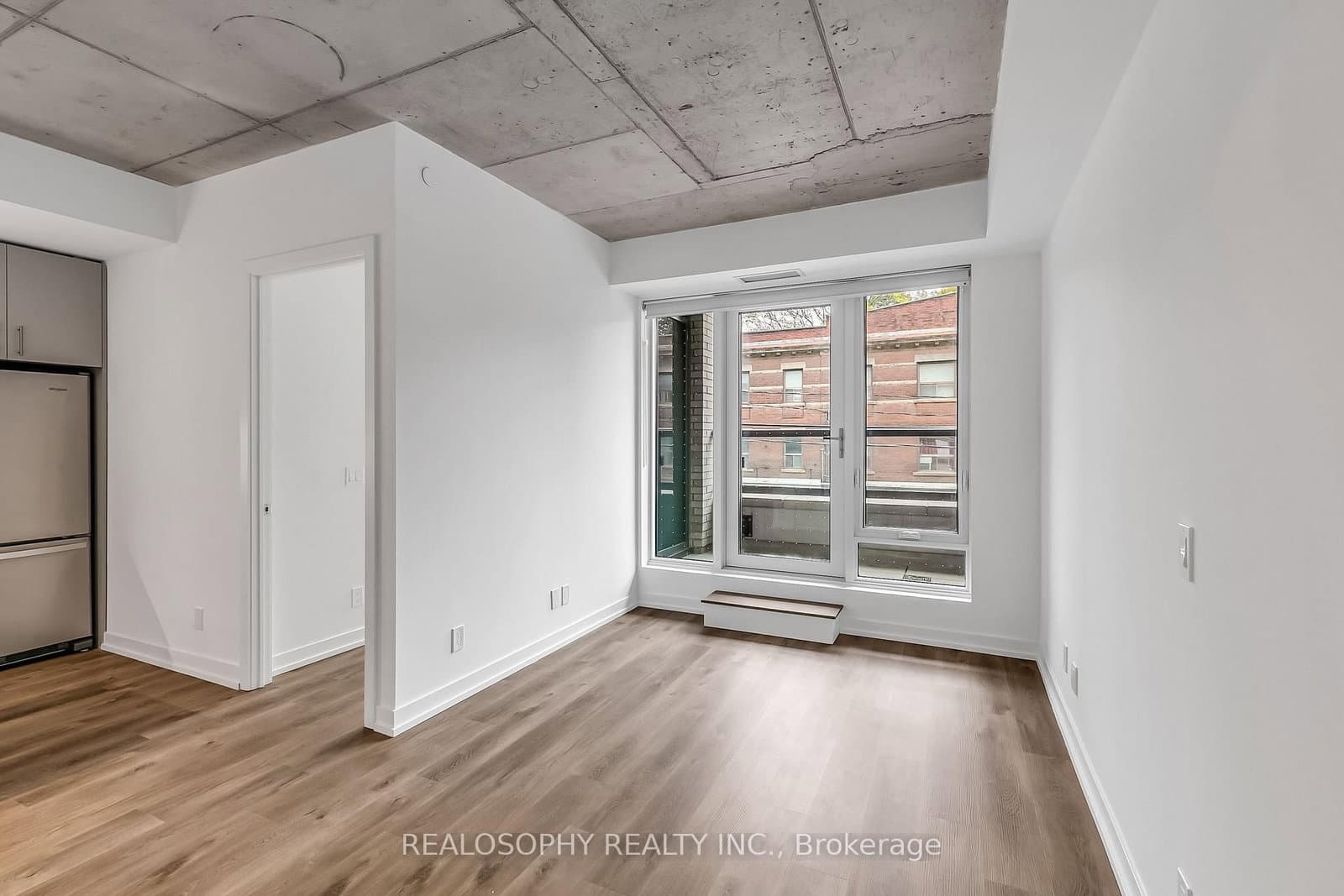 115 Larchmount Avenue, Unit 208 - Image 4