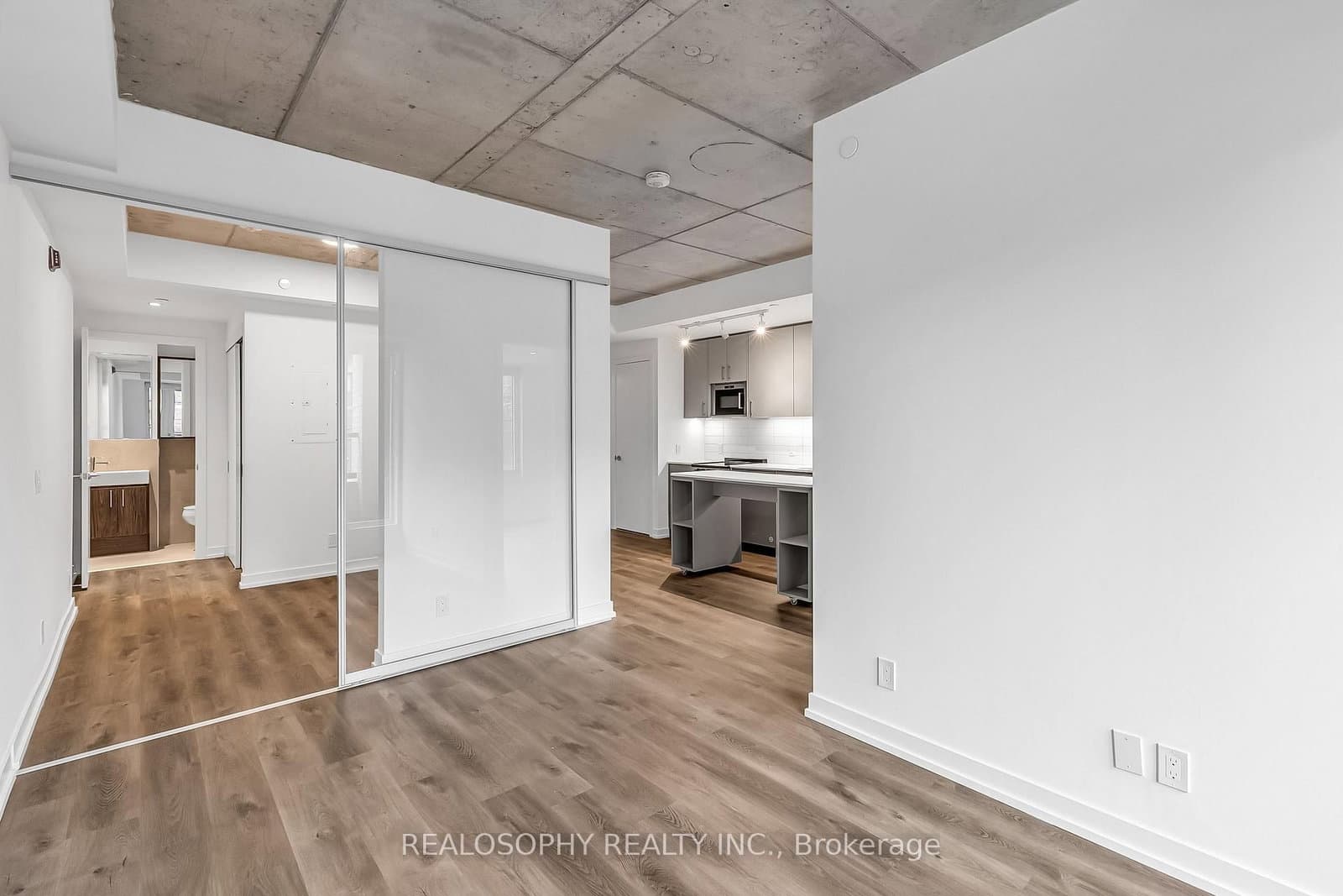 115 Larchmount Avenue, Unit 208 - Image 5
