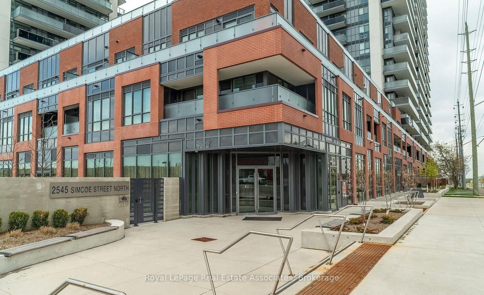 2545 Simcoe Street N, Unit 925 - Image 2