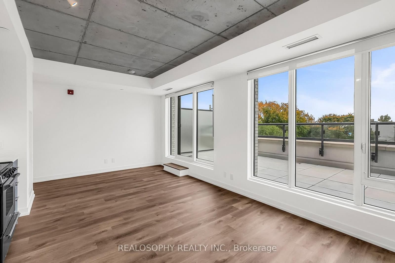 115 Larchmount Avenue, Unit 410 - Image 3
