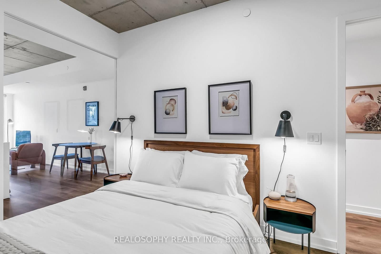 115 Larchmount Avenue, Unit 410 - Image 5