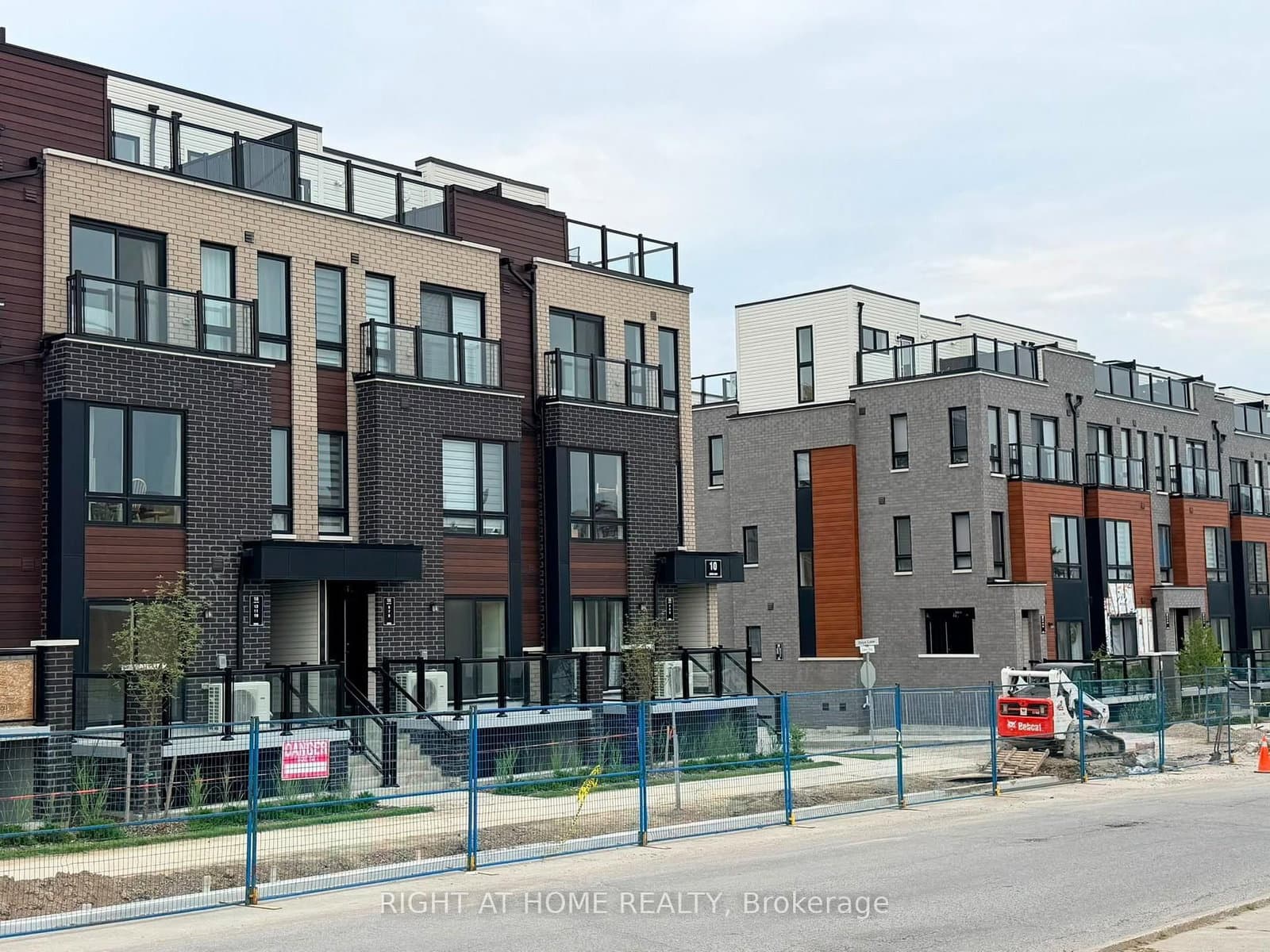 10 Liben Way, Unit 14 - Image 1