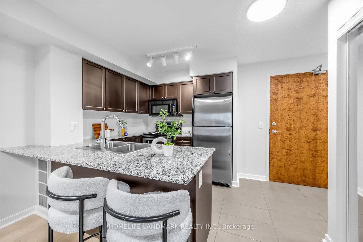 1235 Bayly Street, Unit 807 - Image 2