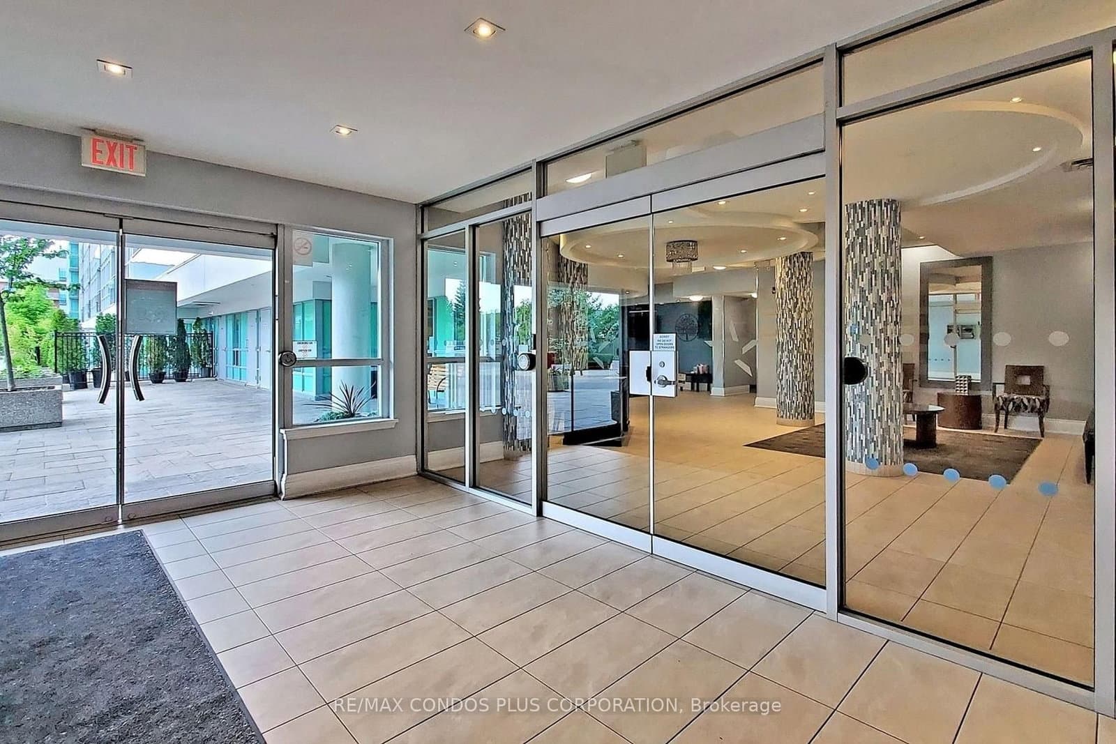 60 Fairfax Crescent, Unit 315 - Image 3