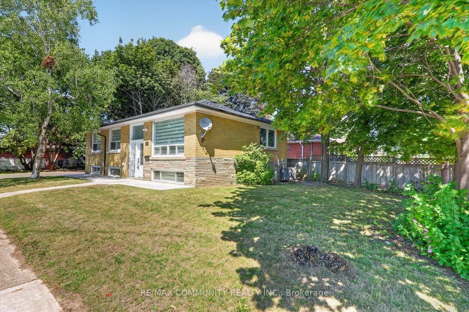 53 Milford Haven Drive N - Image 3