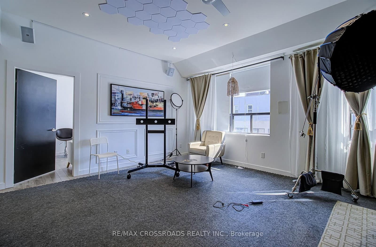 2017 Danforth Avenue, Unit 2nd floor - Image 5