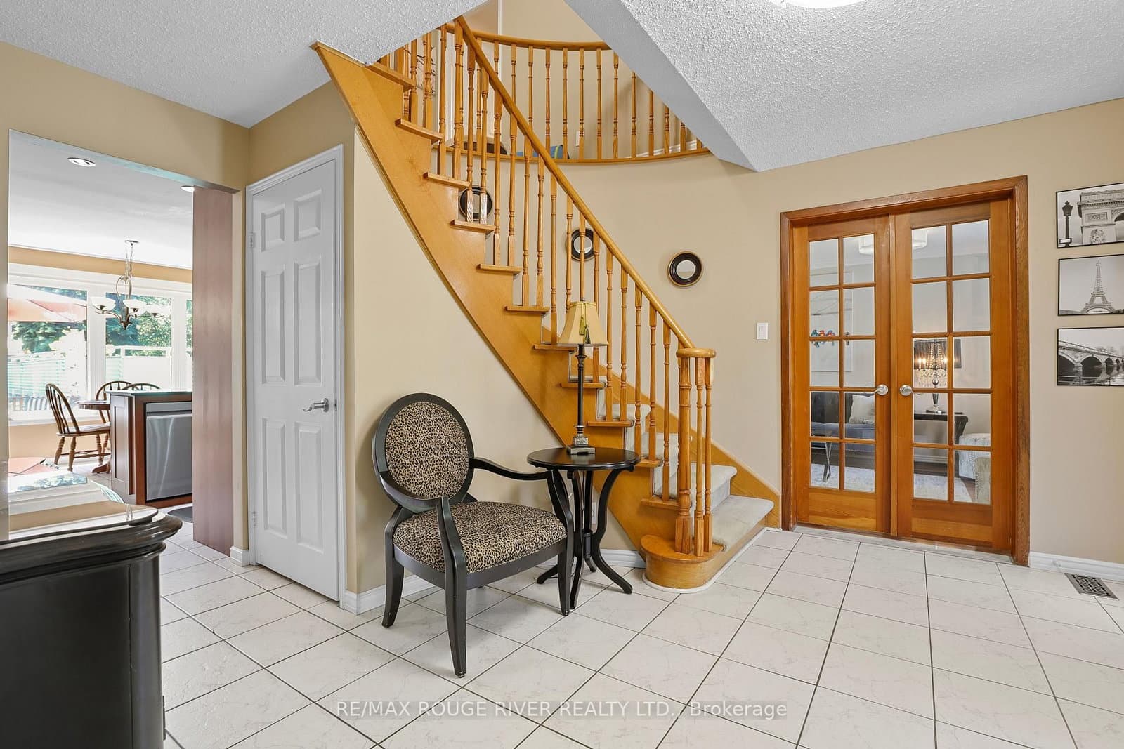 11 Canmore Boulevard - Image 3