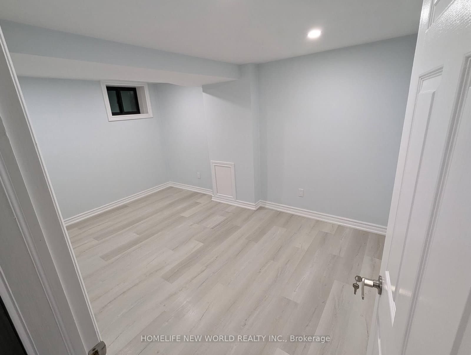 90 Oakvale Avenue, Unit Lower - Image 6