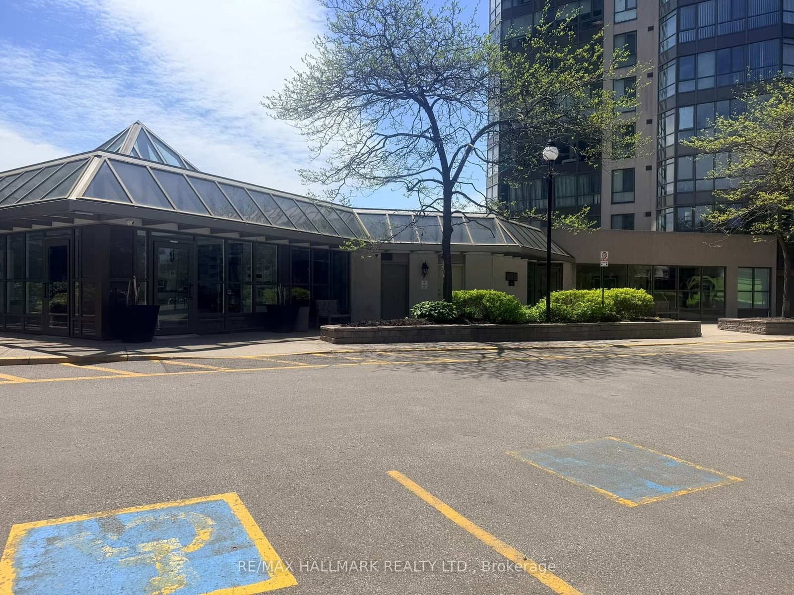 3231 Eglinton Avenue E, Unit 1105 - Image 2